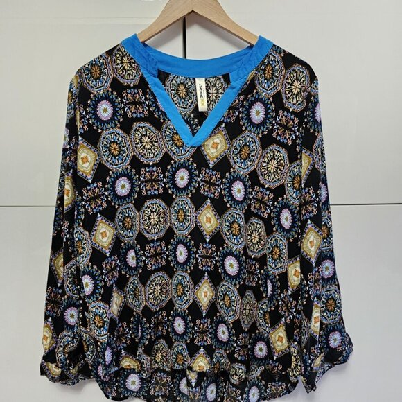 Multicolor Geometric Bohemien Print Blouse - Picture 2 of 9